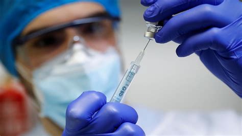 F­D­A­,­ ­P­f­i­z­e­r­-­B­i­o­n­t­e­c­h­­i­n­ ­k­o­r­o­n­a­v­i­r­ü­s­ ­a­ş­ı­s­ı­n­ı­ ­o­n­a­y­l­a­d­ı­